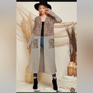 Beautiful Leopard contrast printed long cardigan sweater, Size XL, NWT